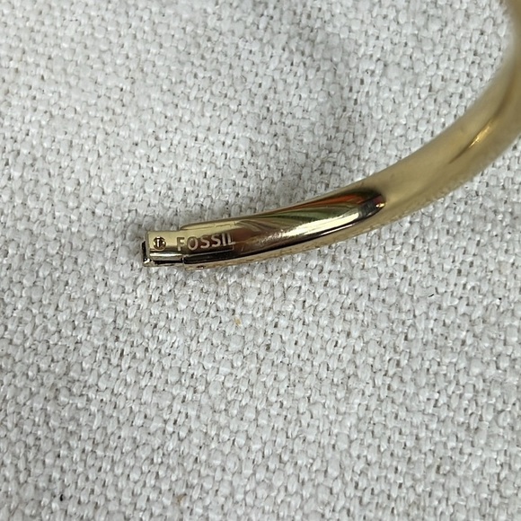 Fossil Bangle Bracelet Crystal Pave Flower Gold Tone Hinged Signed Fossil Logo - Picture 7 of 9